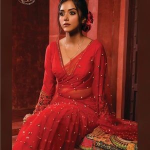 Red prestiched saree in net